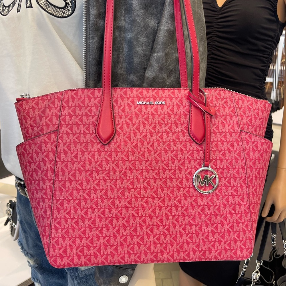 MICHAEL KORS Marilyn Medium Signature Logo Tote Bag
Dark Raspberry 
NWT